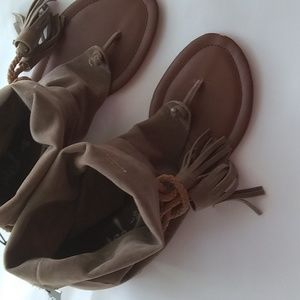 NWT Rue 21 sz 8-9 Boho Sandals with tassels